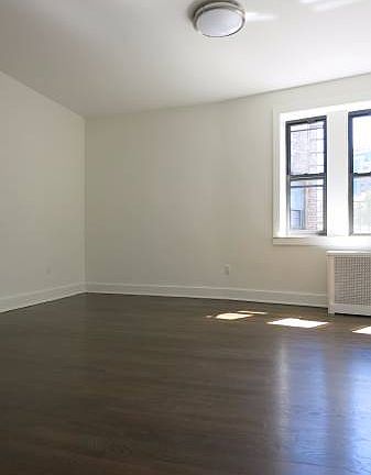 3rd image of 8045 Kew Gardens Rd #402