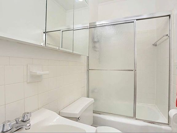 5th image of 11 W 95th St #3