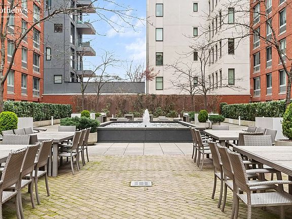 5th image of 555 W 23rd St APT N9c