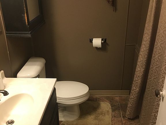 3rd image of 223 W Washington St