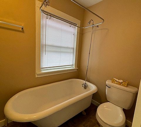 4th image of 703 Fremont Ave NW APT 2S