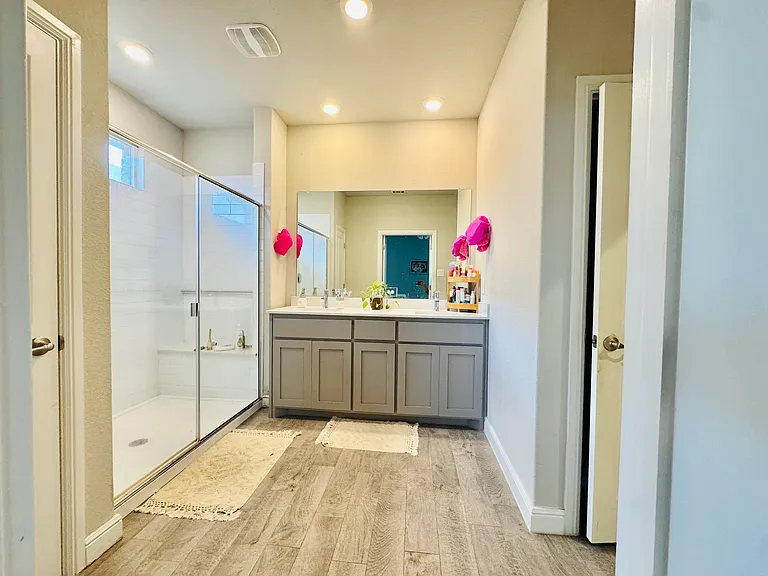15736 Hazelhurst Ln — Photo 5