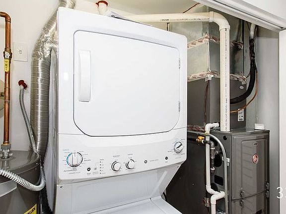3rd image of 2125 W Chicago Ave #2F