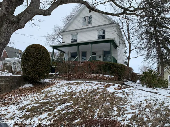 709 Meade St, Throop, PA 18512