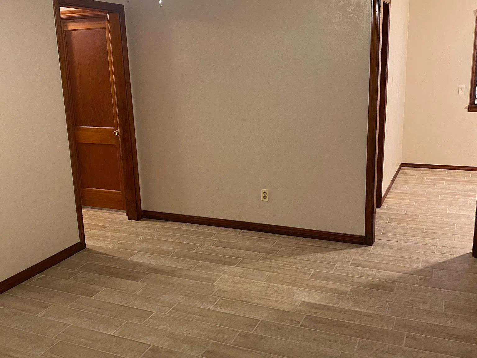 404 Draper Dr — Photo 4