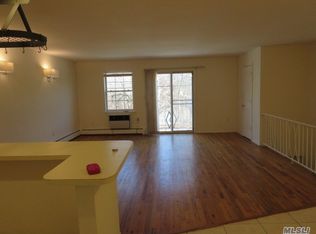 50-08 204th St, Oakland Gardens, NY 11364