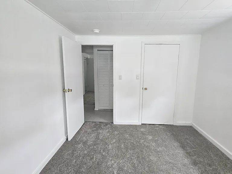 2222 Edgar St — Photo 4