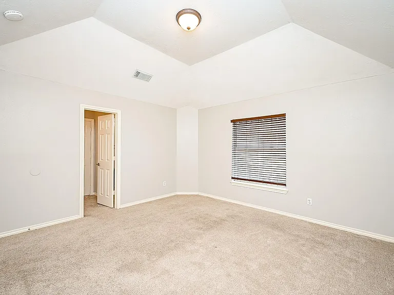 8135 Cove Timbers Ln — Photo 26