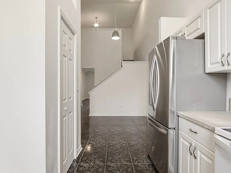 3104 Meadow St — Photo 2