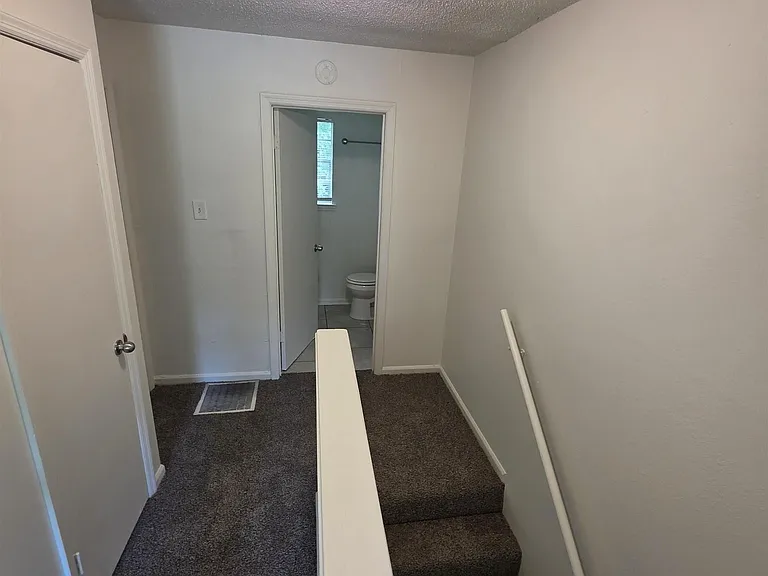 9408 Lew Cir #A — Photo 8