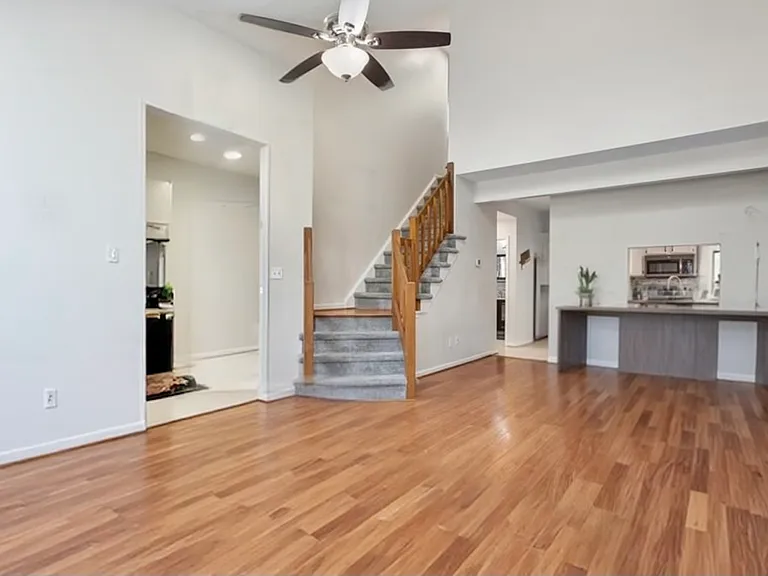 503 Hamlet Ct — Photo 4