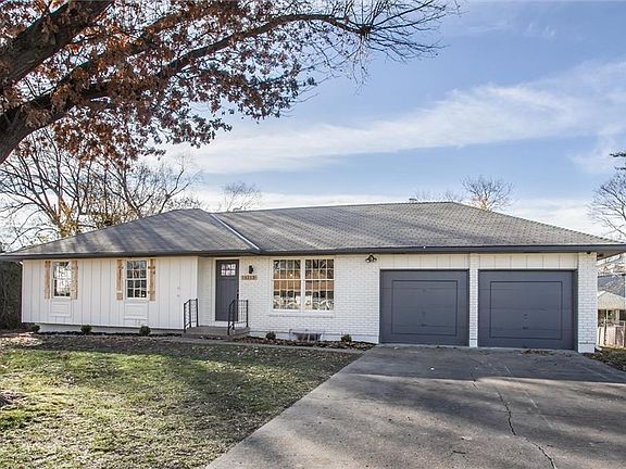 3rd image of 18113 Hanthorne Dr