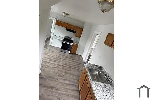 255 W Hazel St #3 Photo 1