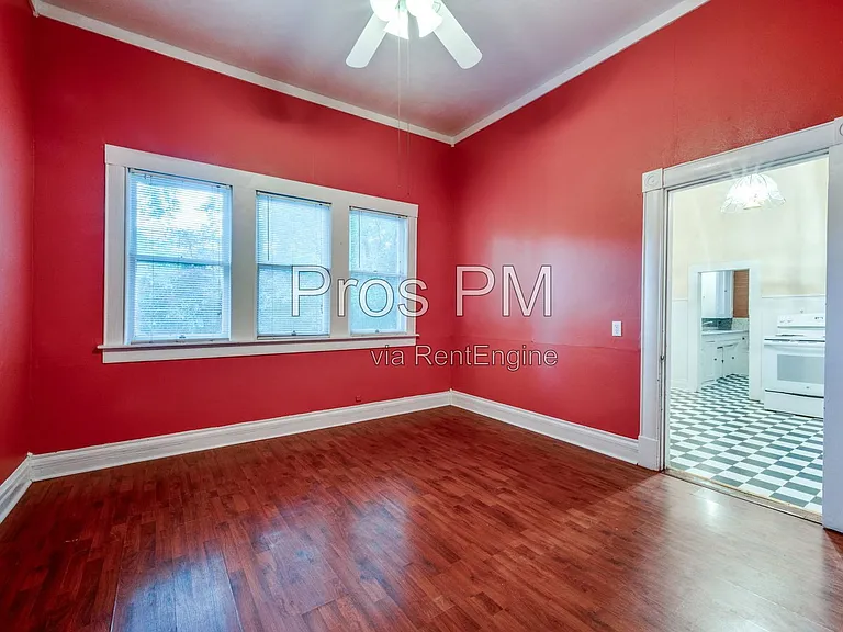 912 N Elm St — Photo 13