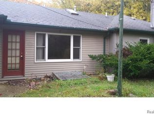 10605 Monticello Rd, Pinckney, MI 48169
