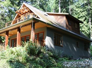 694 Claire Ln, Point Roberts, WA 98281