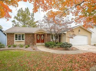 230 N Winnebago Dr, Lake Winnebago, MO 64034