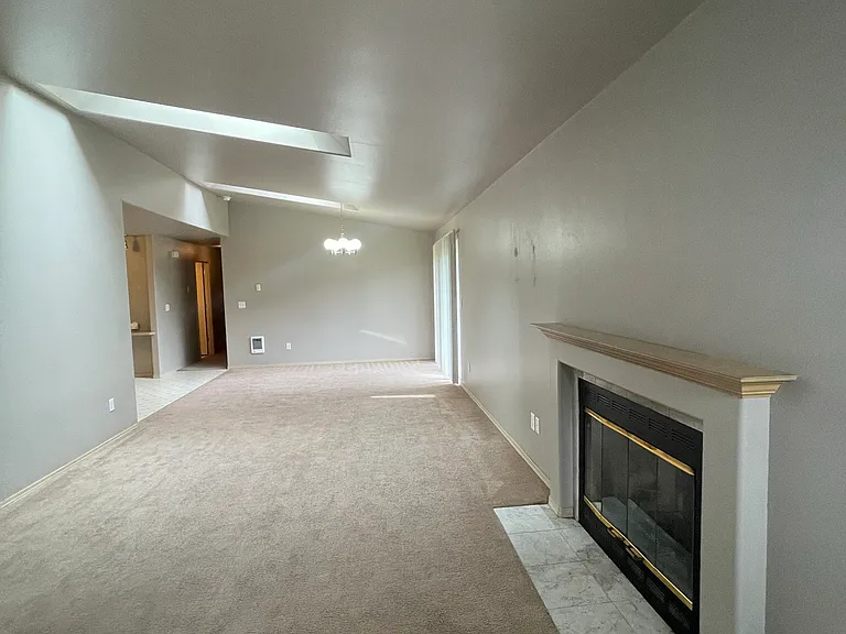 3 bed, 2.0 bath, 1234 sqft, $2,350 — Photo 2
