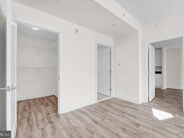 460 New York Ave NW #405 — Photo 14