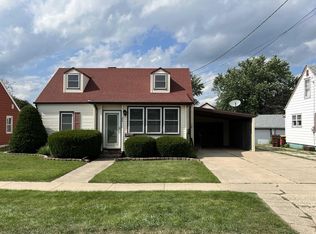 422 E Hitt St, Mount Morris, IL 61054