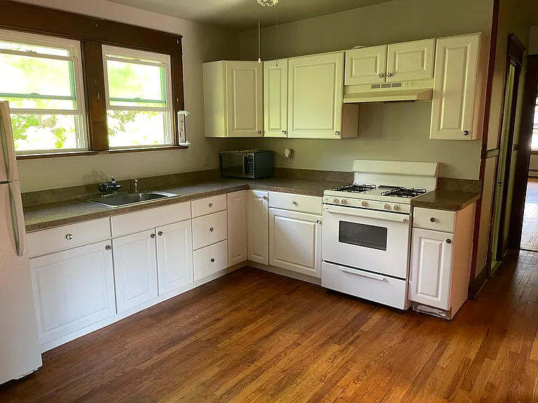 23 Lansing Ave #2 — Photo 6