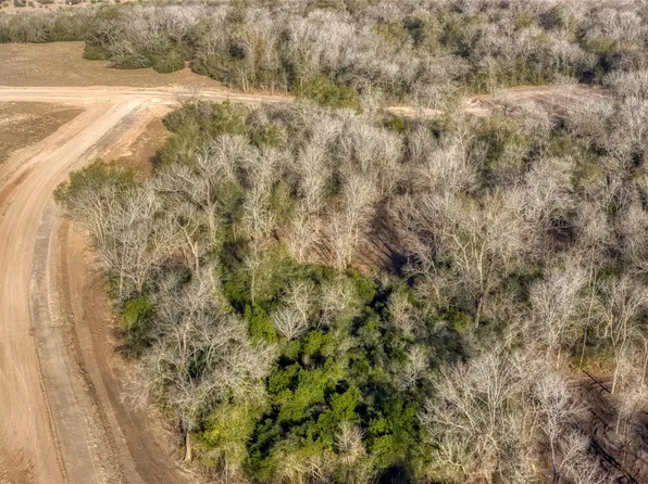 21 Millwood Trl, Brenham, TX 77833