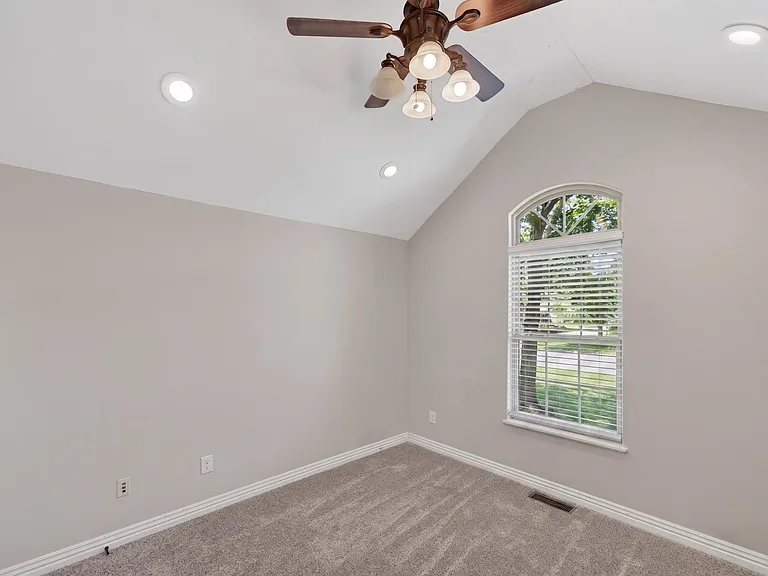 935 E Weldon Dr — Photo 24