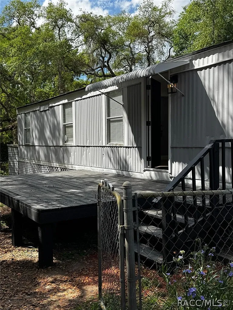 2 bed, 644 sqft, $1,350 — Photo 1