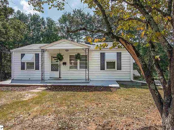 2nd image of 15 Nancy Dr