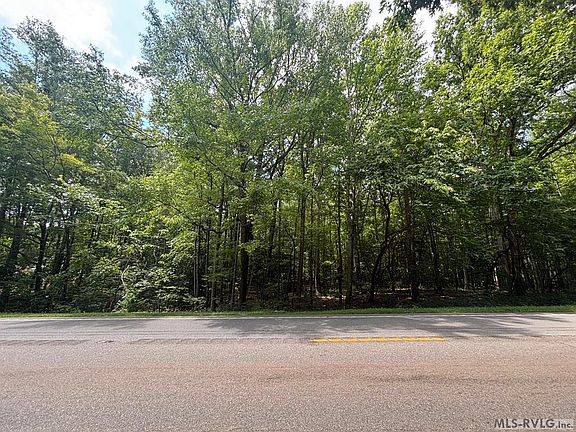 2nd image of 10 Deep Creek Dr