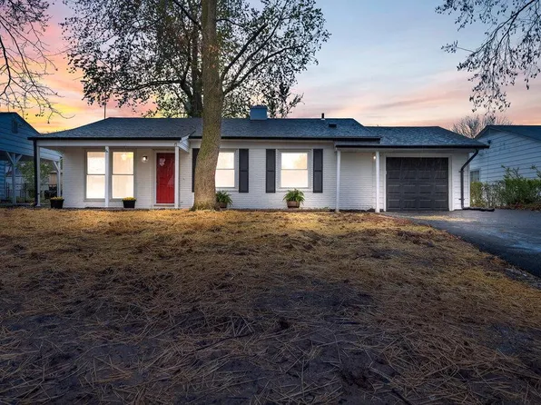 17 Belmont Dr, Saint Peters, MO 63376