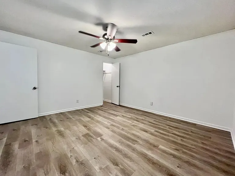 5050 Shoals Ln — Photo 7