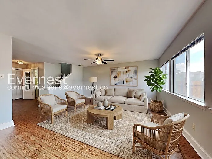 1043 Grassy View Dr — Photo 3