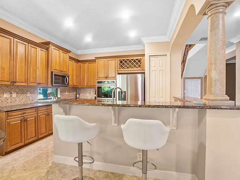 3483 Collonade Dr — Photo 2