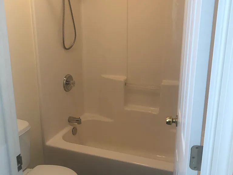 108 Suffolk Cir — Photo 2