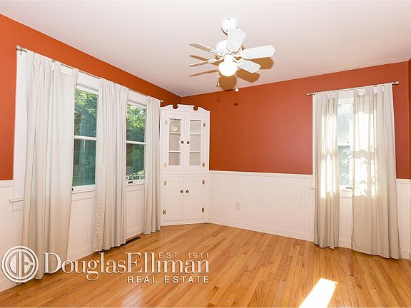 5th image of 325 Fawn Ln