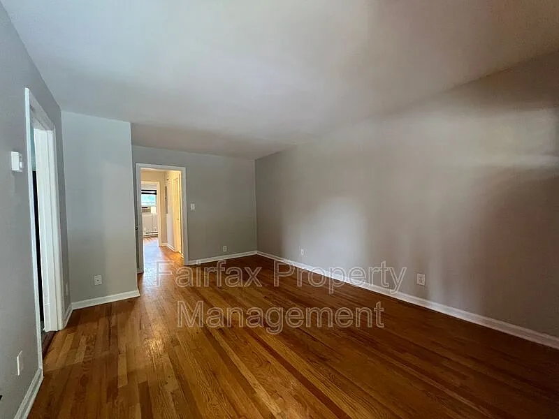 2 bed, 1.0 bath, 850 sqft, $1,195 — Photo 2