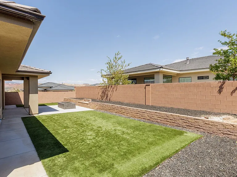 519 S Bracciano Dr — Photo 33