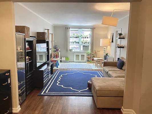 Sold by Universal Realty Group | media 14