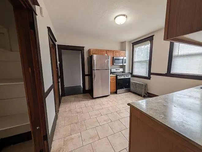 216 Sarah St #4 — Photo 10