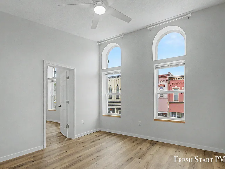 134 Maple St — Photo 2