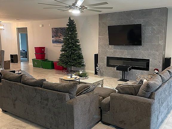 4th image of 170 Trewin Cir