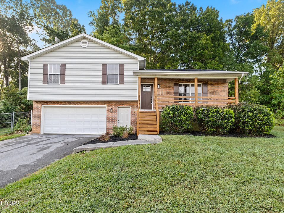 1st image of 412 Bowers Park Cir