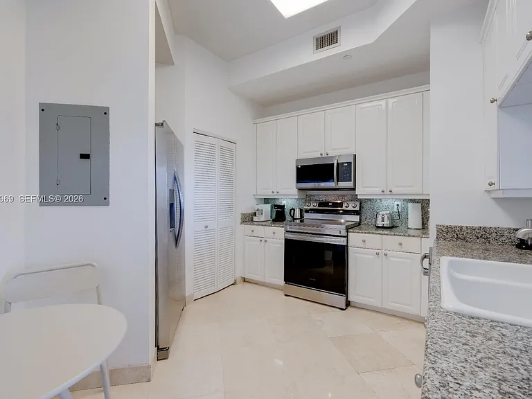 888 Brickell Key Dr #2610 — Photo 29
