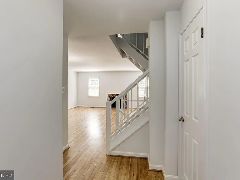 629 N Abingdon St — Photo 2
