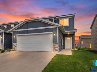 4606 E Whisper Ridge Pl, Sioux Falls, SD 57108