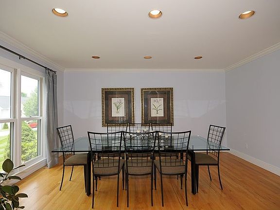 4th image of 11 Rosemont Ln