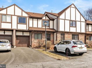 4 Essex Ln, Ewing, NJ 08628