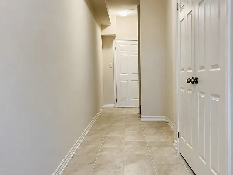 677 Park Rd N #87 — Photo 4