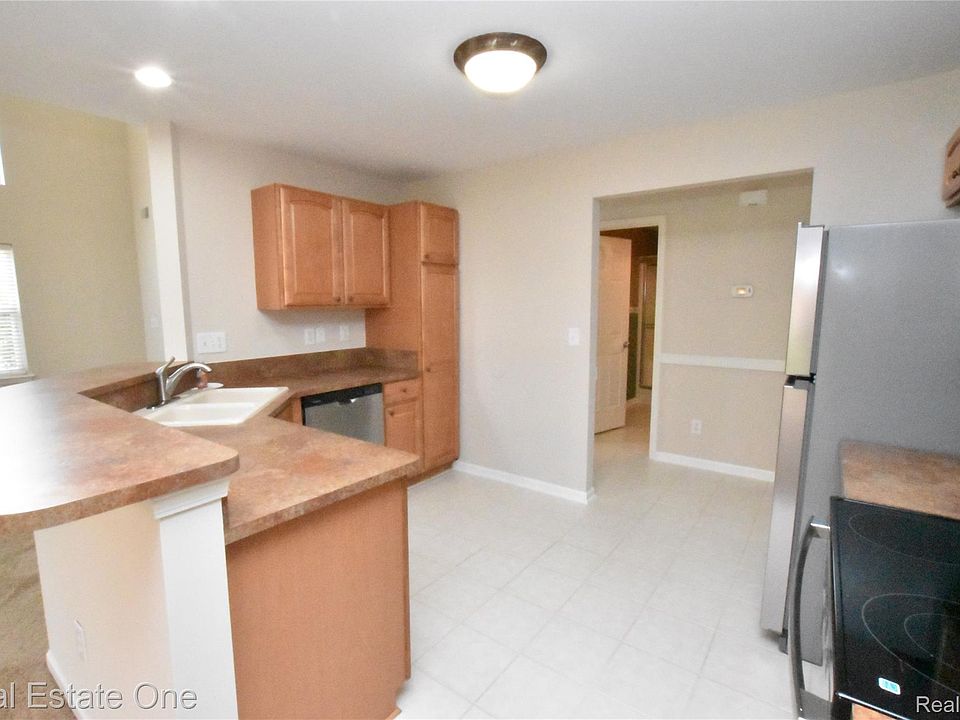 169 S Vista, photo 13